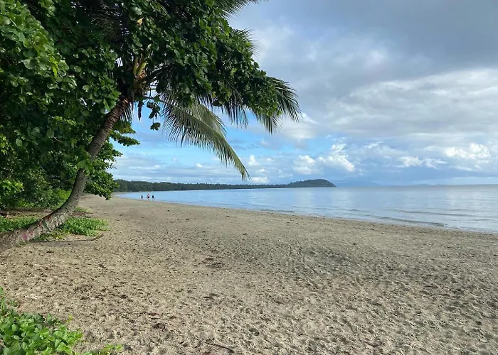 Modern 2 Bedroom Townhouse - Four Mile Beach Escapes