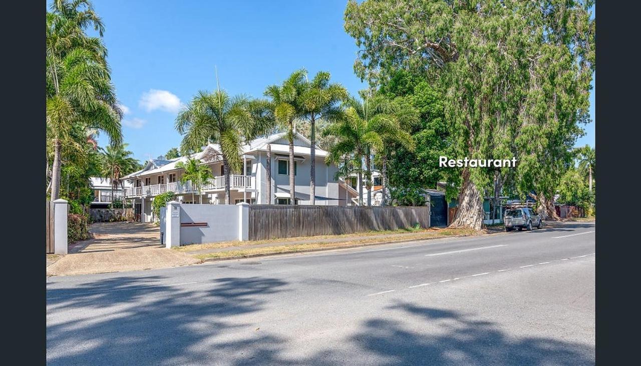 Modern 2 Bedroom Townhouse - Four Mile Escapes Holiday home Port Douglas